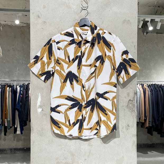 마르니 화이트 리브스 코튼 하프 셔츠