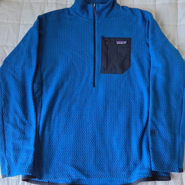 파타고니아 R1 에어 집넥 풀오버 엔드리스 블루 색상 L 사이즈