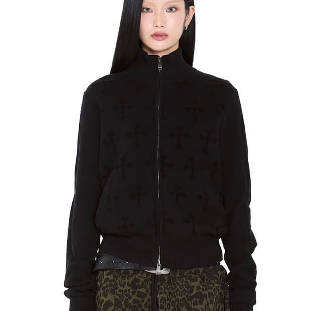 아캄 Cross Boucle Knit Zip-Up