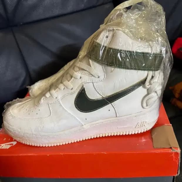 나이키 에어포스1 하이 93 년 흰/금 신품