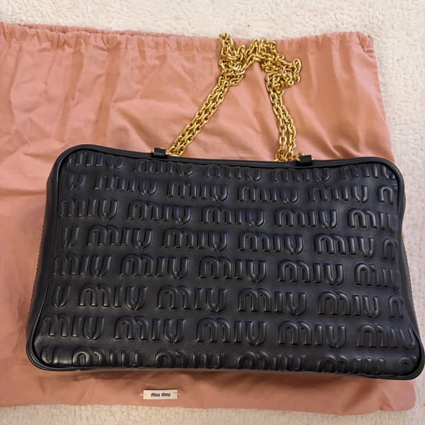 MIUMIU 로고체인백