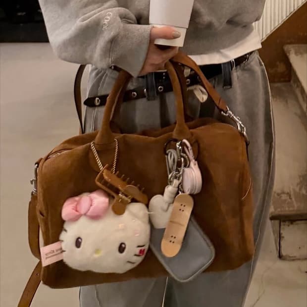 (새상품) 헬로 키티 [우리 눈 안의 미래] 50주년 기념 파우치 키링