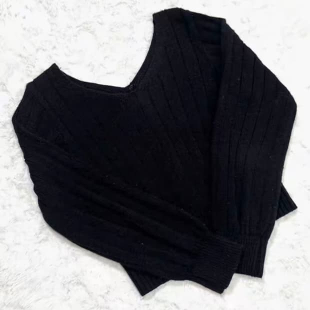 블랙 세미크롭 큰골지 니트