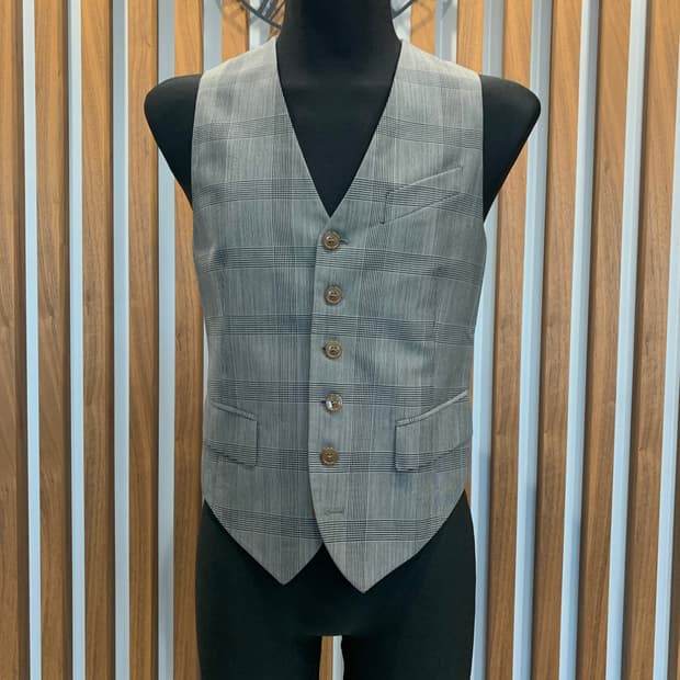 비비안 웨스트우드 베스트(46 사이즈)