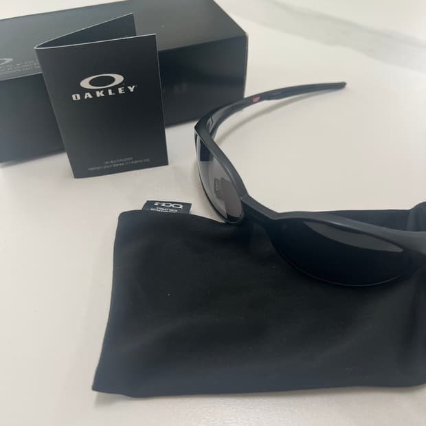 오클리 아이자캣 리덕스 매트블랙 OO9438-0158