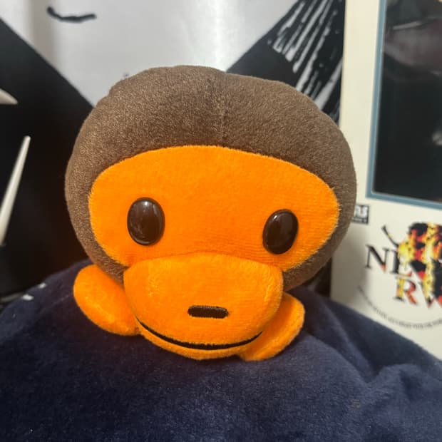 베이프 베이비 마일로 인형 휴대폰 거치대