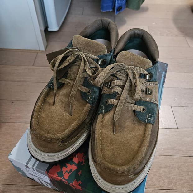 [270] 클락스 x 로니 피그 8th 스트릿 선더랜드 브라운 그린