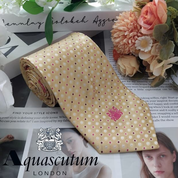 아쿠아스큐텀 실크 옐로우 패턴 넥타이 9.2cm A+등급 K1989
