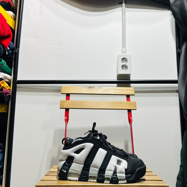 260) 나이키 운동화 남성 에어 모어 업템포 로우 블랙 메탈릭 실버