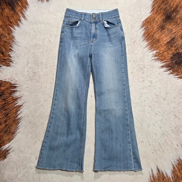 투버튼 풀밴딩 하이웨스트 연청 부츠컷 데님 팬츠