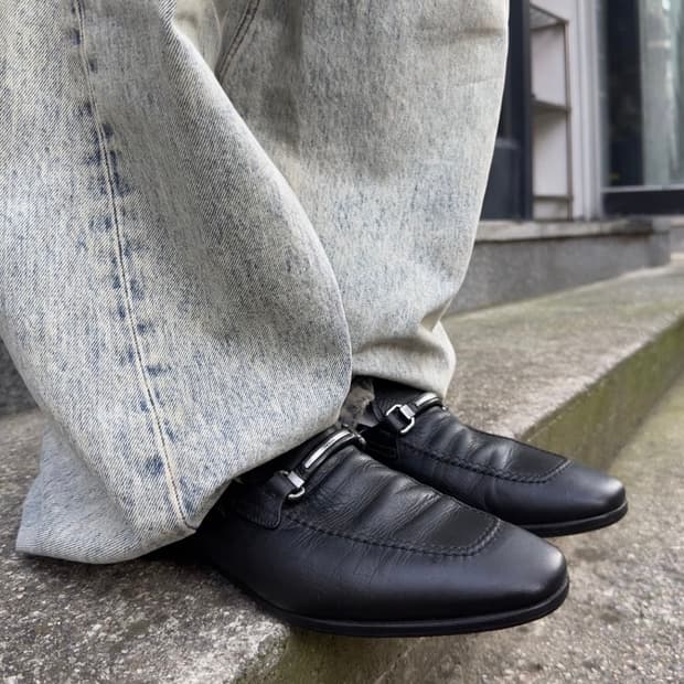 프라다 버클로퍼