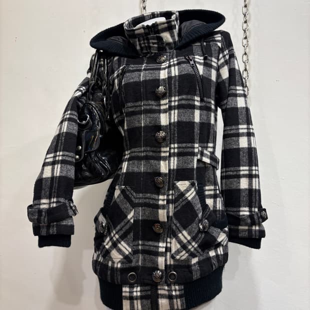 체크패턴 음각 버튼 스트랩 후드 자켓 갸루 y2k