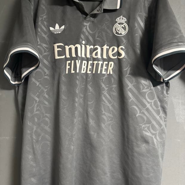 23-24 레알마드리드 써드 유니폼