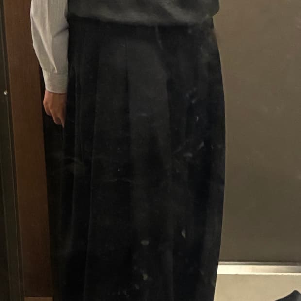 멀티 플리츠 와이드 슬랙스 블랙