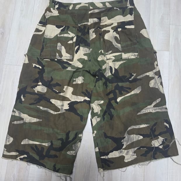 노쿨러스 신세계 익스클루시브 카모 카고 쇼츠