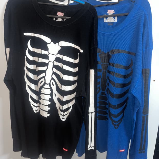 Supreme hanes 티셔츠둘드