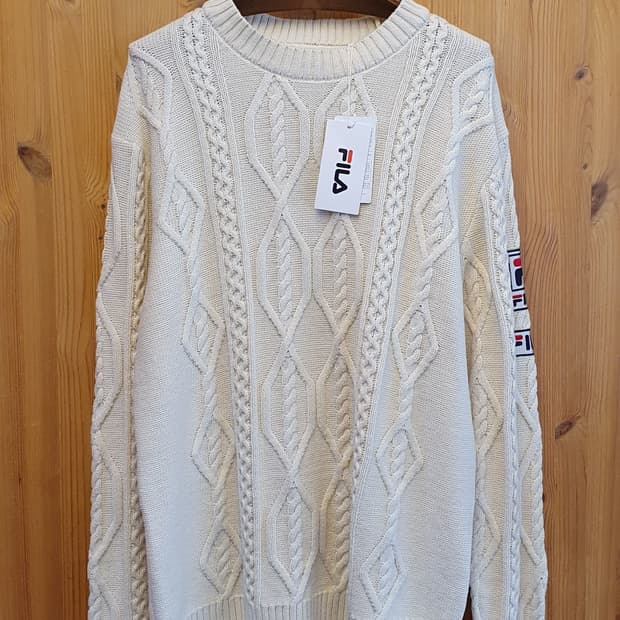 (새상품)100.FILA 꽈배기 니트