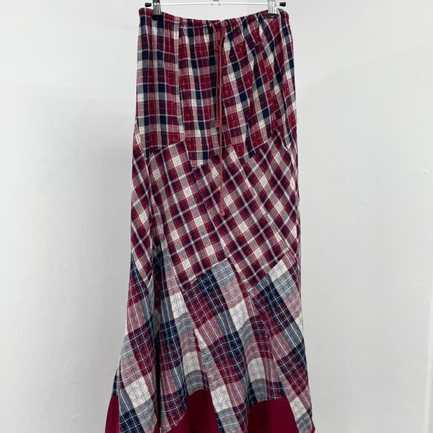 모리 체크 패치 롱 스커트