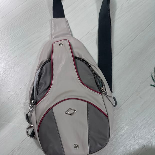 미스치프 슬링백 
