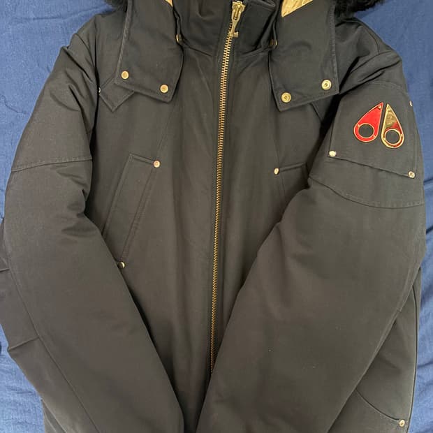 무스너클 패딩 금장