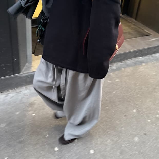 에토스 브이넥 컬러니트 블랙