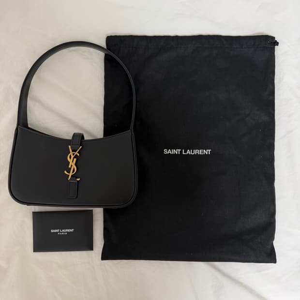 생로랑 르 5 아 7 미니 호보백 블랙