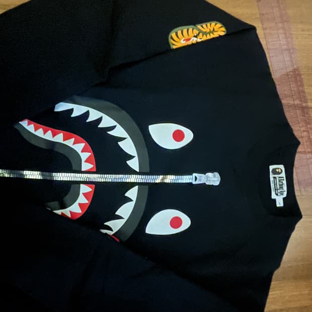 Bape 맨투맨 라지 사이즈