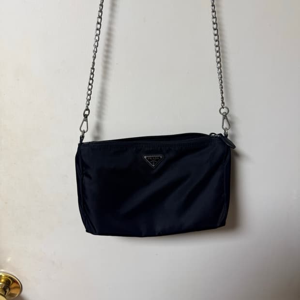 프라다 포코노 파우치 백 크로스백
