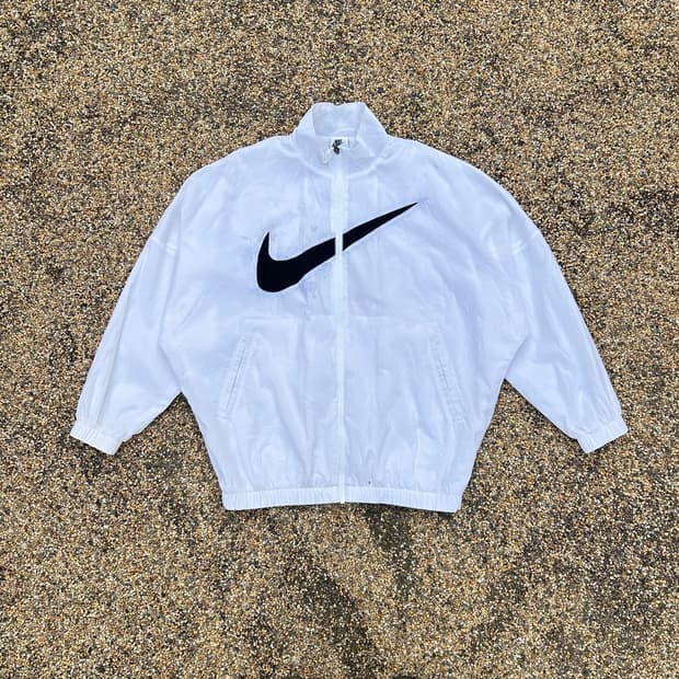나이키(NIKE) 빅스우시 화이트 에센셜 우븐 바람막이