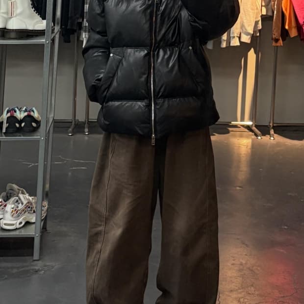 트릴리온 비건 레더 숏패딩 A3380