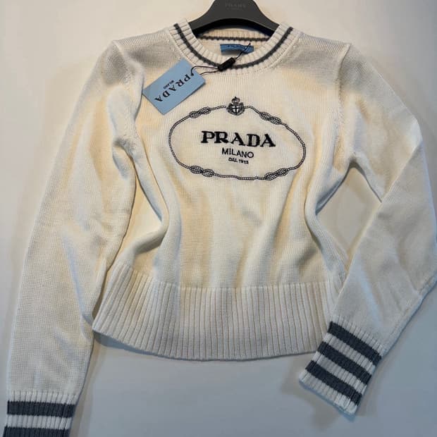 (새상품)프라다니트라운드