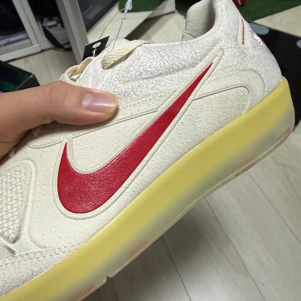 나이키 x 피스마이너스원 크라이오샷 CTR360 내츄럴 앤 유니버시티레드