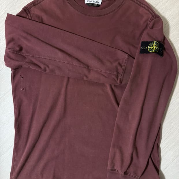 스톤아일랜드 롱슬리브 버건디 