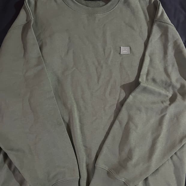 아크네 포바 맨투맨m