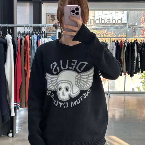 데우스 엑스마키나 스컬윙 빅로고 니트