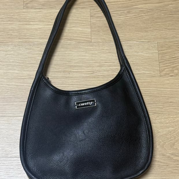 (반택포) 큐리티 블랙 레더 호보 숄더백