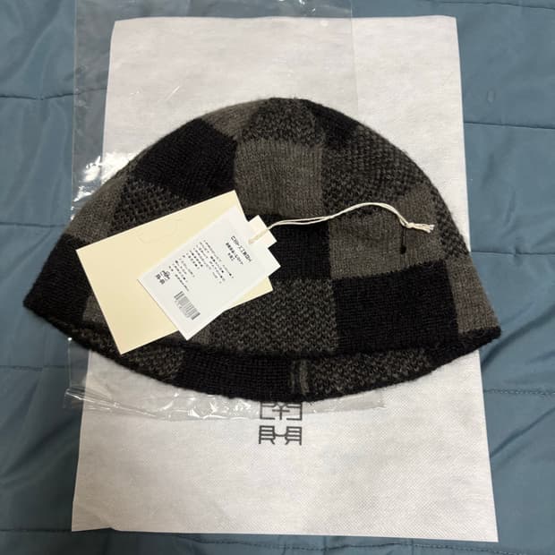 폴리테루 니트 비니 라이트 패치드