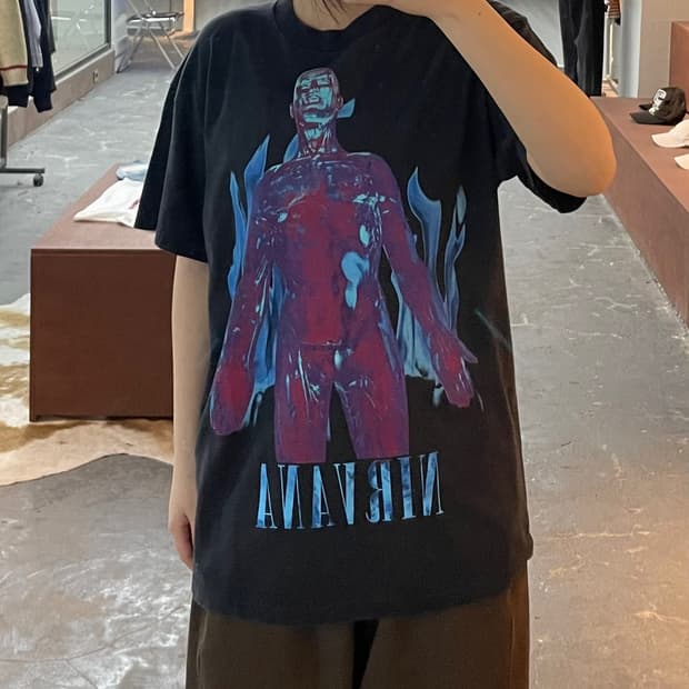 빈티지 너바나 네온 그래픽 블랙 반팔 H2496