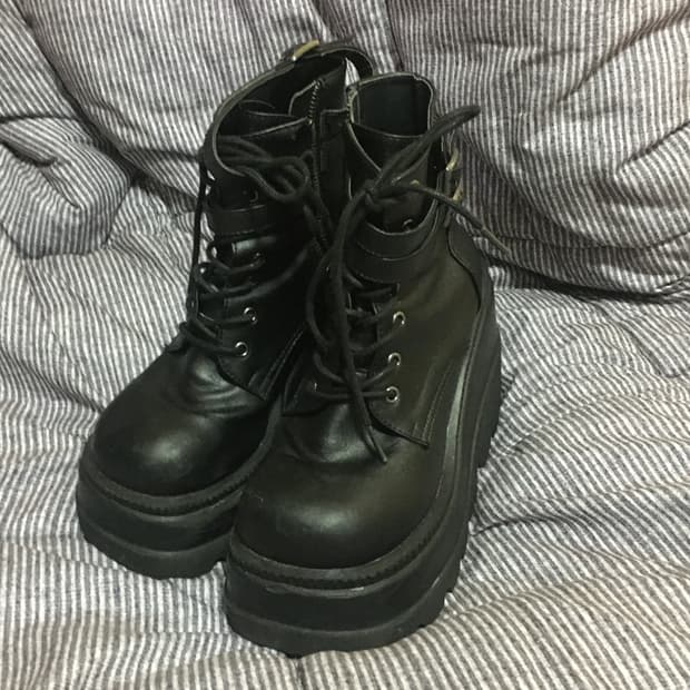 데모니아 검정 플랫폼 슈즈 240 통굽 펑크 지뢰계