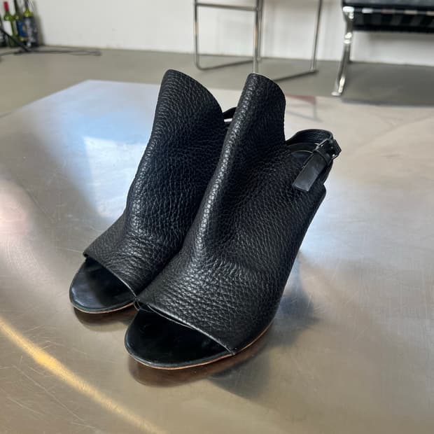 Balenciaga leather mule