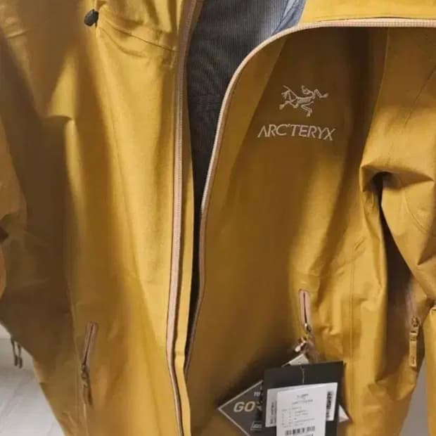 아크테릭스 베타 lt M 사이즈  유콘 색상 새상품