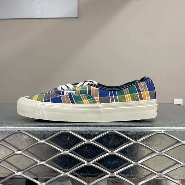 반스 어센틱 애너하임 플레이드 멀티컬러 265