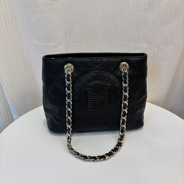 정품 메트로시티 금장 퀄팅 숄더백    