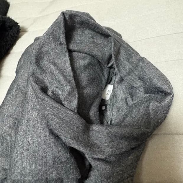 [2] 폴리테루 터틀넥 차콜