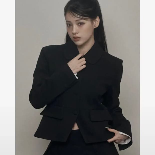 카키포인트 테일러드 자켓 블랙 구해요!!