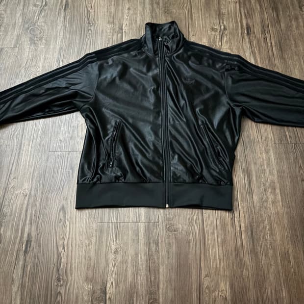 아디다스 Q3 오버사이즈 트랙탑