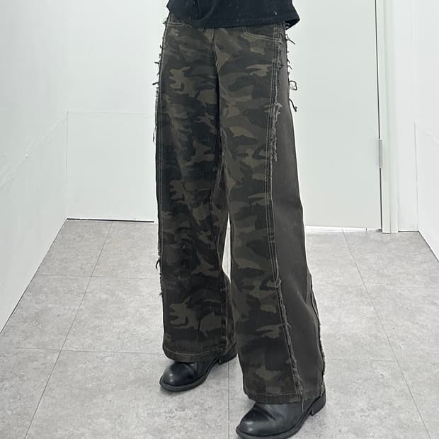 Camo fake layered high waisted destroyed