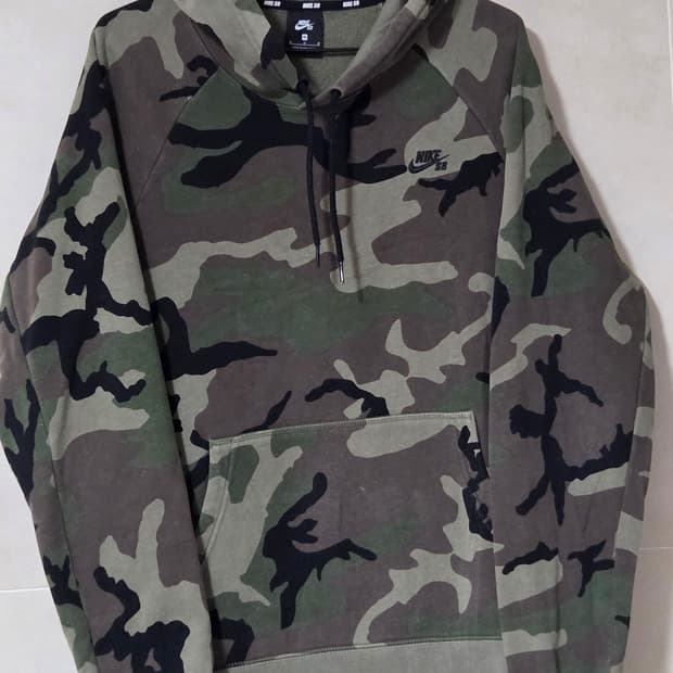 나이키 SB 카모 후디 100사이즈
택포