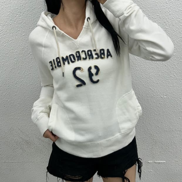아베크롬비 센터로고 화이트 후드 L