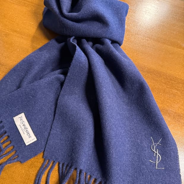 입생로랑 포옴므 퓨어 울 머플러 네이비